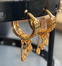 Load image into Gallery viewer, Tiny hoop earings 6024