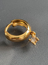 Load image into Gallery viewer, Tiny hoop earings 6030