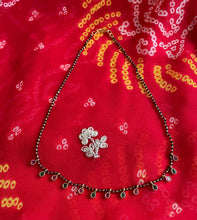 Load image into Gallery viewer, Delicate manglasutra 6076