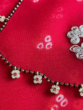 Load image into Gallery viewer, Delicate manglasutra 6078
