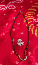 Load image into Gallery viewer, Delicate manglasutra 6079