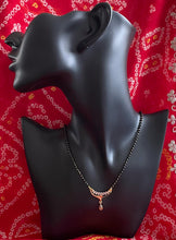 Load image into Gallery viewer, Delicate manglasutra 6081