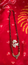 Load image into Gallery viewer, Delicate manglasutra 6083