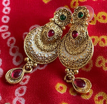 Load image into Gallery viewer, Indian jewellery set 6111