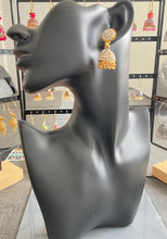 Load image into Gallery viewer, Jhoomar earrings 6009