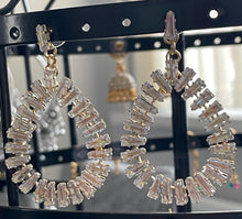 Load image into Gallery viewer, Oval shape bling earrings 6011