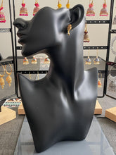 Load image into Gallery viewer, Small earrings 6012