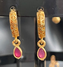 Load image into Gallery viewer, Tiny hoop earings 6025