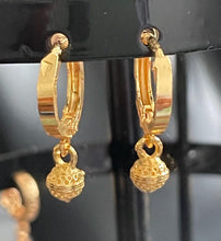 Load image into Gallery viewer, Tiny hoop earings 6032