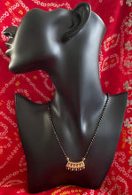 Load image into Gallery viewer, Delicate manglasutra 6084