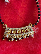 Load image into Gallery viewer, Delicate manglasutra 6084