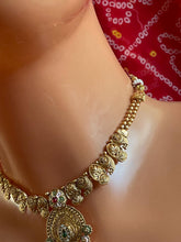 Load image into Gallery viewer, Indian jewellery set 6110