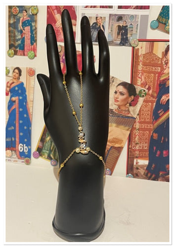 Hand ornament 1350