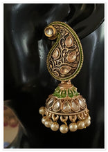 Load image into Gallery viewer, Jhoomar earrings