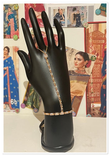 Hand ornament 1362