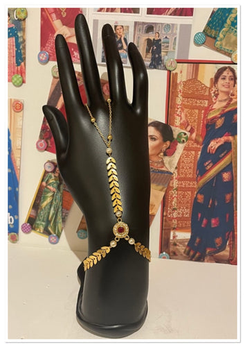Hand ornament 1357