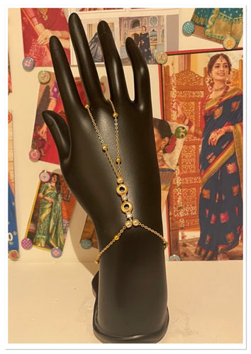 Hand ornament 1365