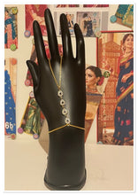 Load image into Gallery viewer, Hand ornament ( poocha) 1349