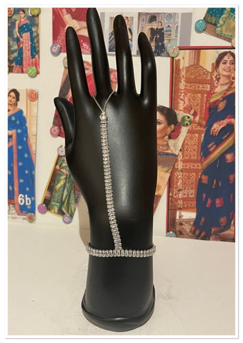 Hand ornament 1363